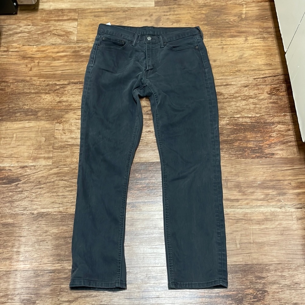 Levi's 541 Athletic fit jeans. 32 x 32